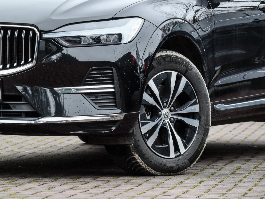 Volvo XC60 T6 - SUV/Off-road - Schwarz - Gebrauchtwagen - Bild 5