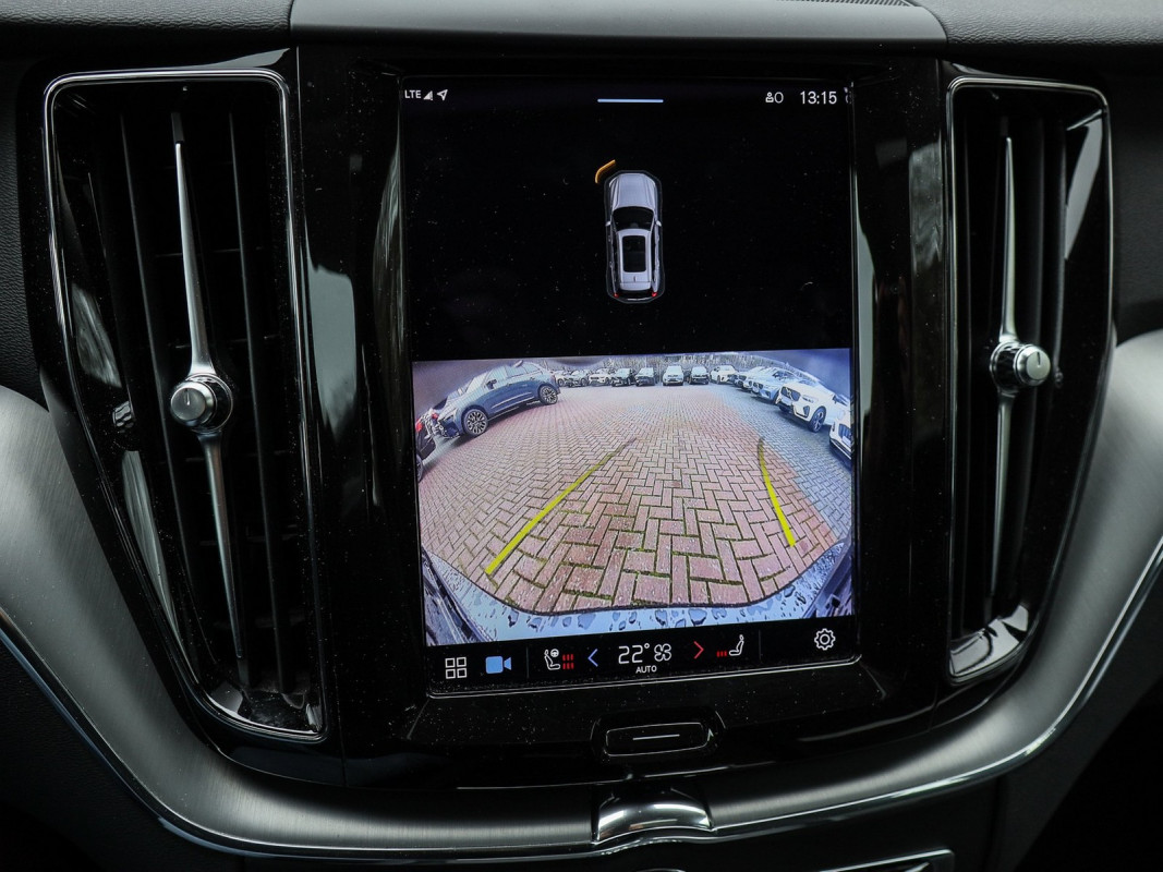 Volvo XC60 T6 - SUV/Off-road - Schwarz - Gebrauchtwagen - Bild 13