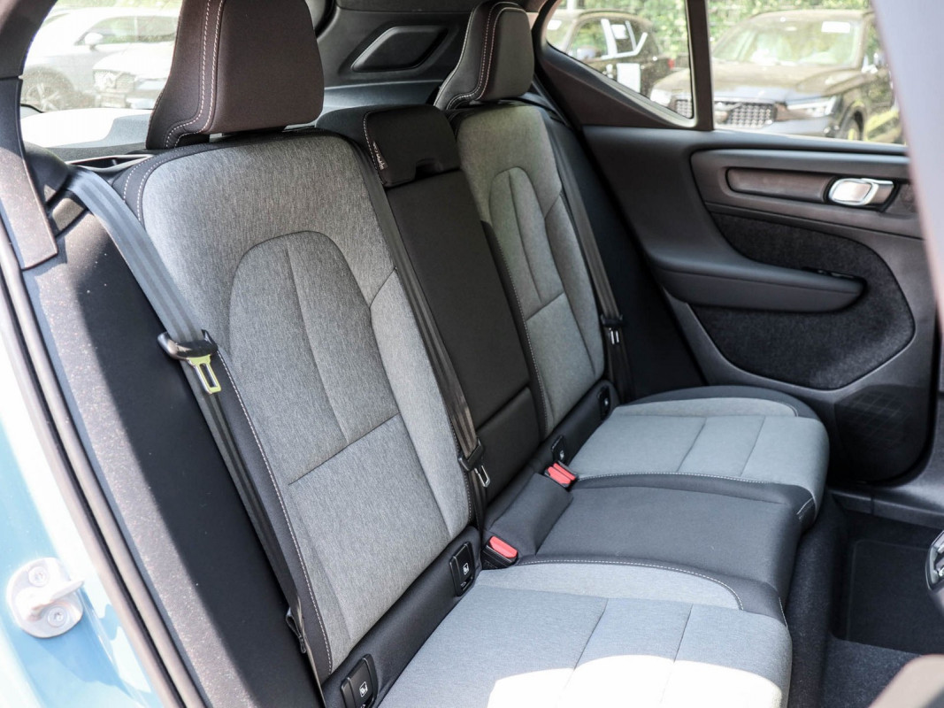 Volvo XC40 B3 - SUV/Off-road - Blau - Gebrauchtwagen - Bild 4