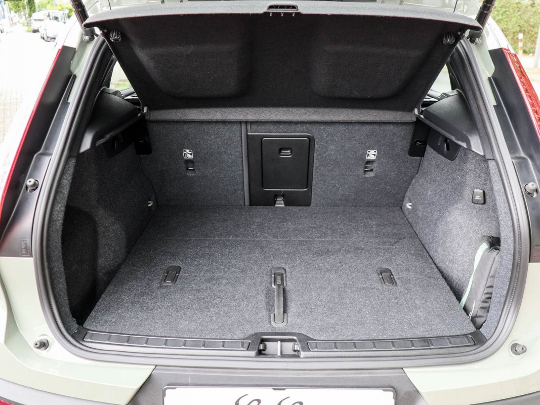Volvo XC40 B3 - SUV/Off-road - Grün - Gebrauchtwagen - Bild 11