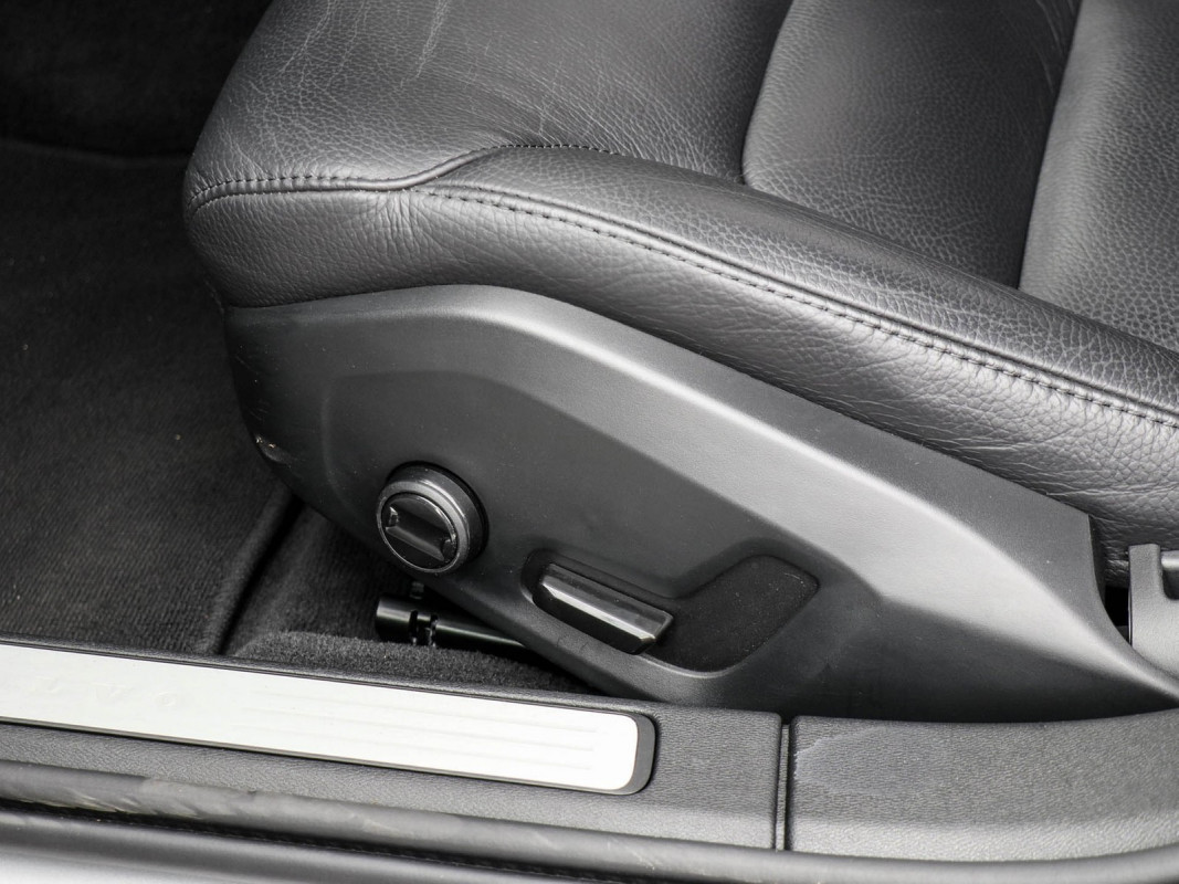 Volvo V60 Kombi B4 - Kombi - Grau - Gebrauchtwagen - Bild 13