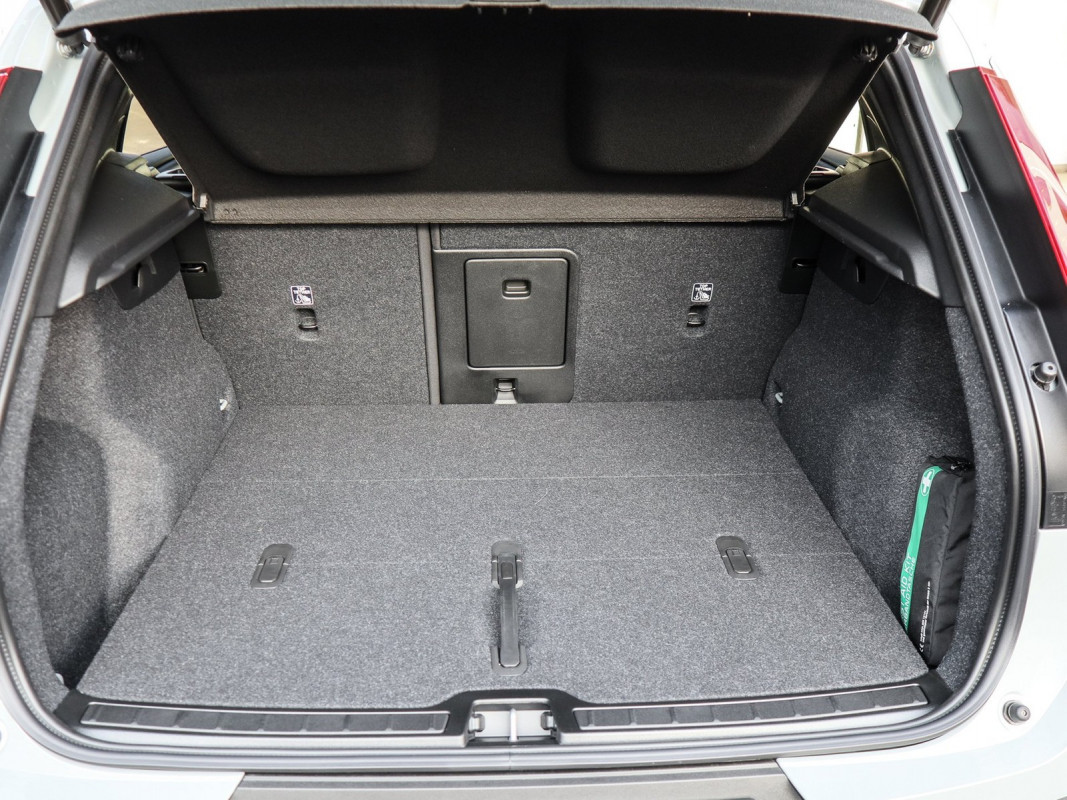 Volvo EX40 Plus Black - SUV/Off-road - Grau - Gebrauchtwagen - Bild 11