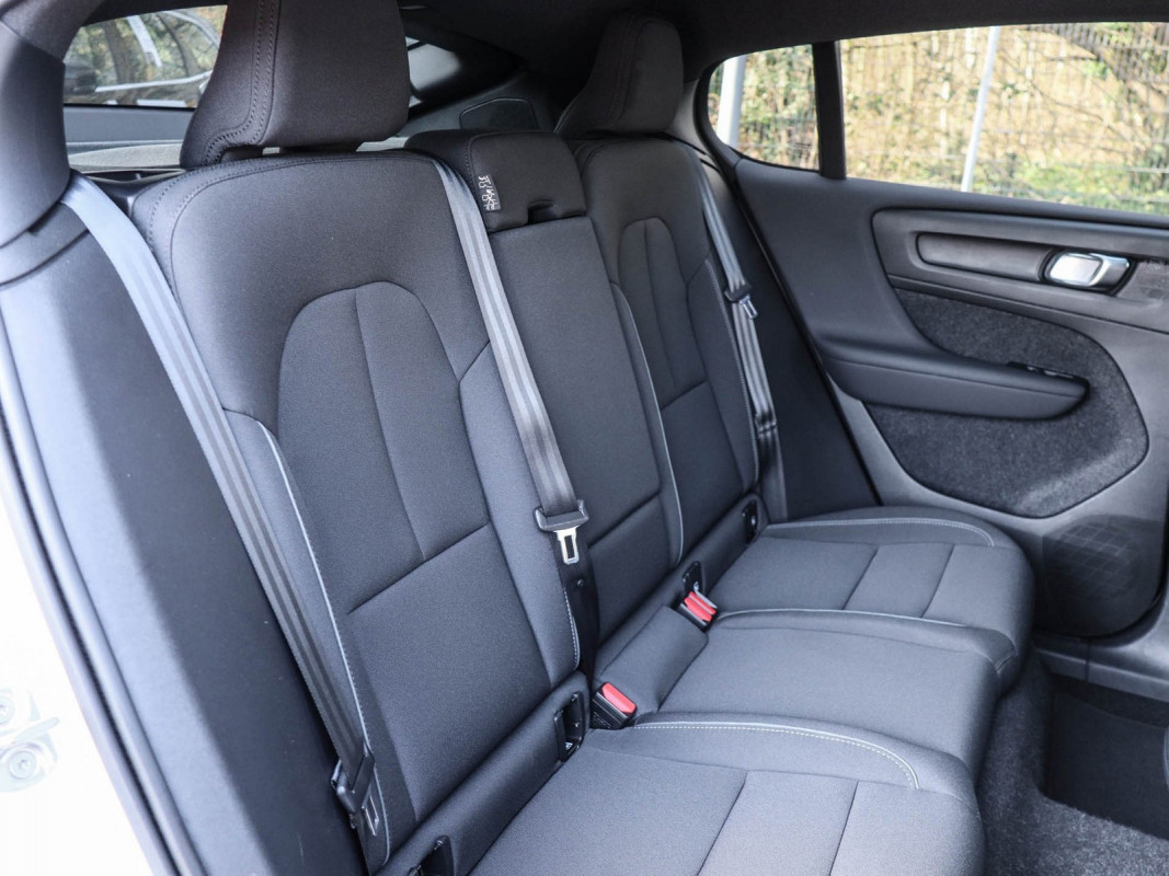 Volvo C40 Plus - SUV/Off-road - Weiss - Gebrauchtwagen - Bild 4