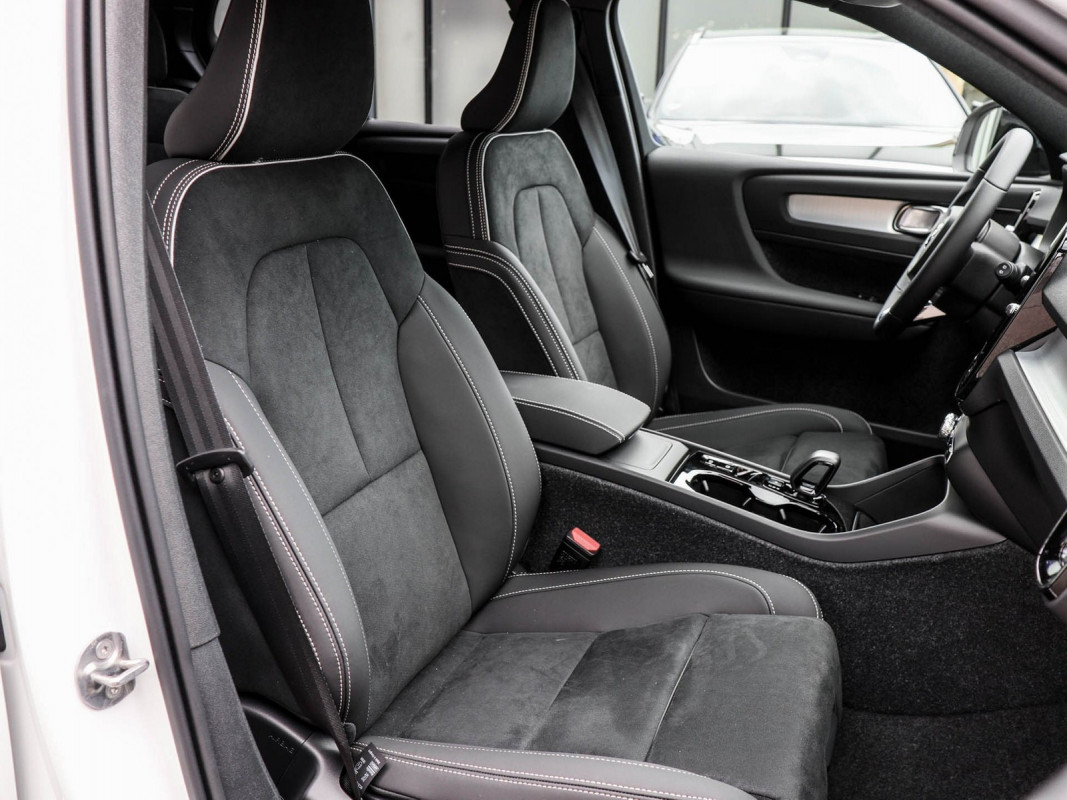 Volvo XC40 B3 - SUV/Off-road - Weiss - Gebrauchtwagen - Bild 6