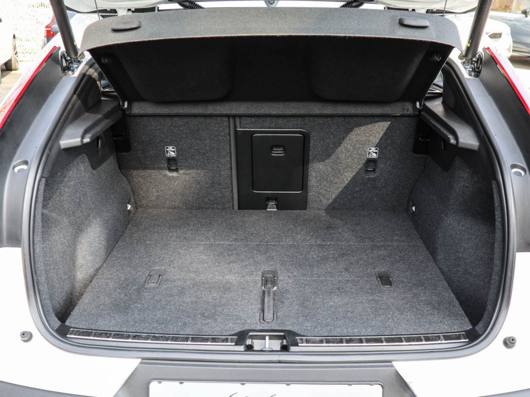 Volvo C40 Plus - SUV/Off-road - Weiss - Gebrauchtwagen - Bild 10
