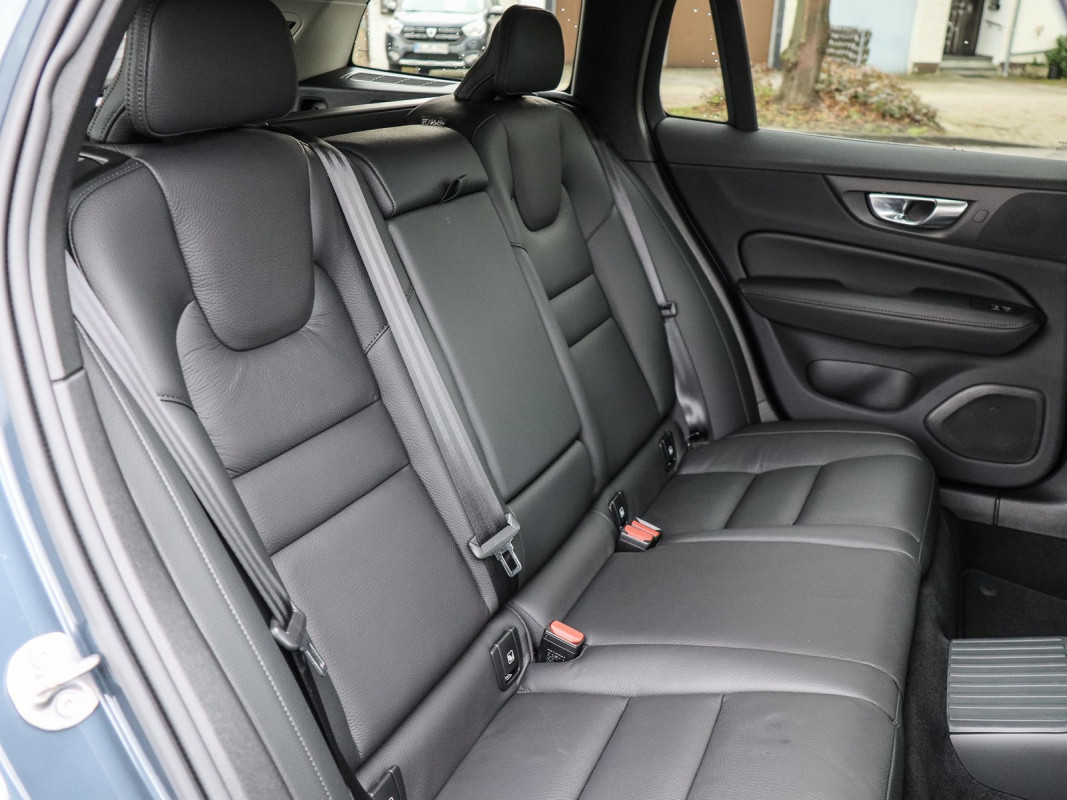 Volvo V60 T6 - Kombi - Blau - Gebrauchtwagen - Bild 4