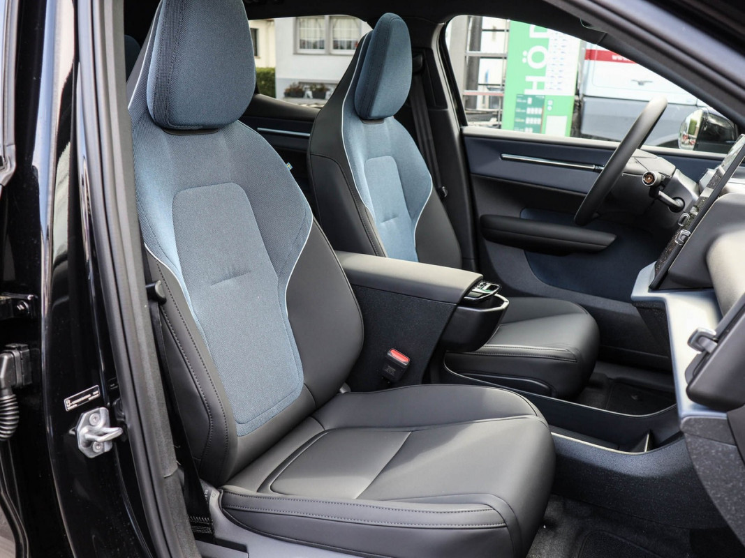 Volvo EX30 Ultra Black - SUV/Off-road - Schwarz - Gebrauchtwagen - Bild 6