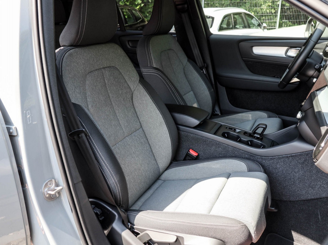 Volvo XC40 T2 - SUV/Off-road - Grau - Gebrauchtwagen - Bild 6