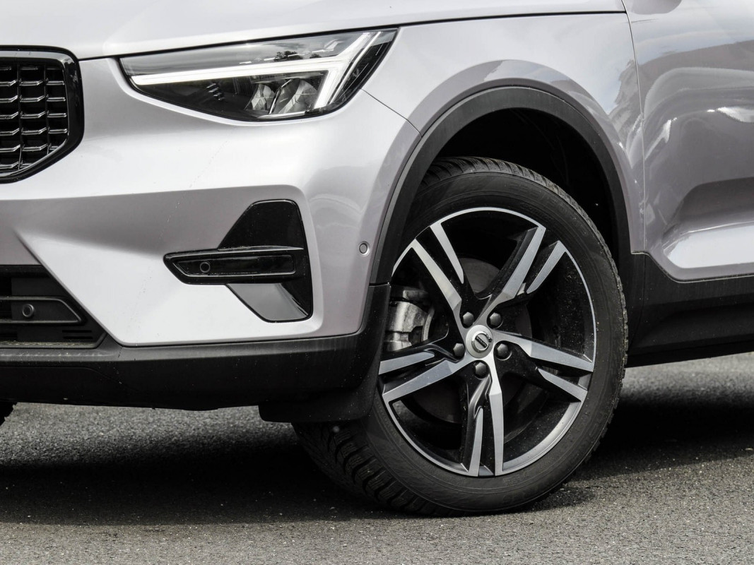 Volvo XC40 B4 - SUV/Off-road - Silber - Gebrauchtwagen - Bild 5