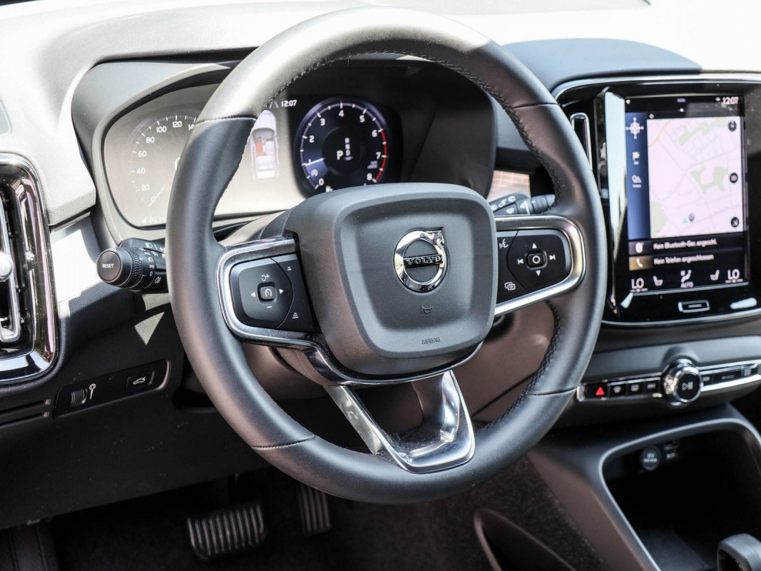 Volvo XC40 T2 - SUV/Off-road - Grau - Gebrauchtwagen - Bild 9