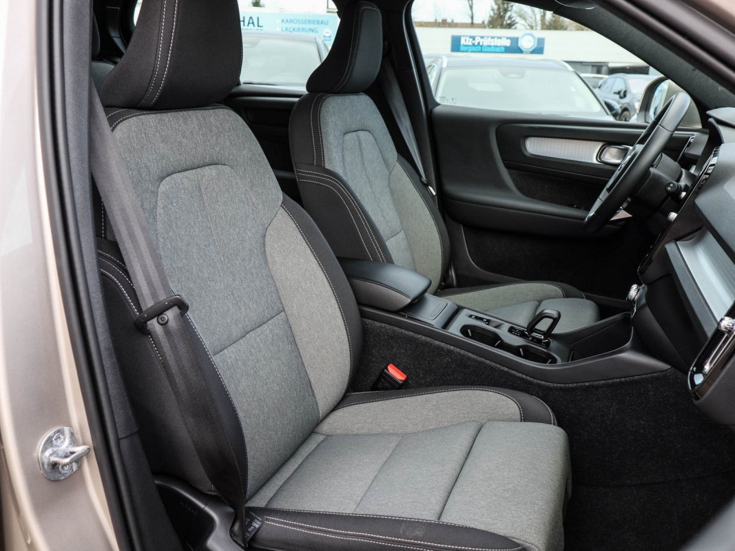 Volvo XC40 B3 - SUV/Off-road - Beige - Gebrauchtwagen - Bild 6