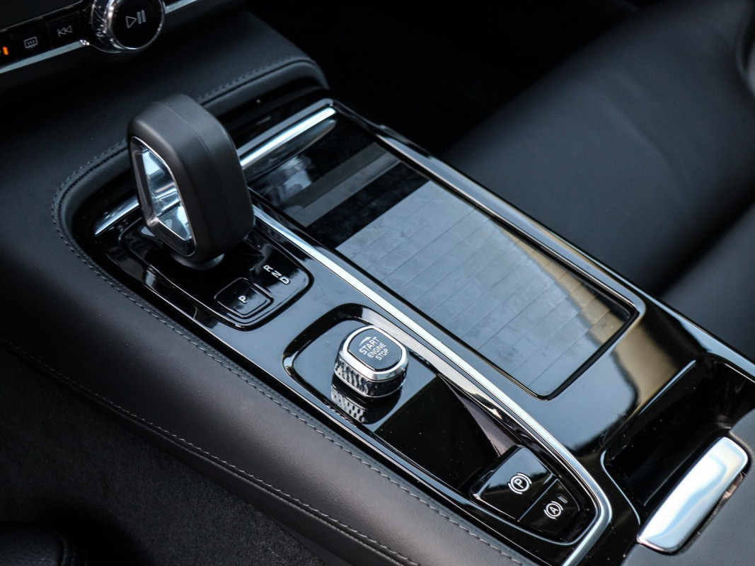 Volvo V90 T6 Recharge AWD - Kombi - Silber - Gebrauchtwagen - Bild 10