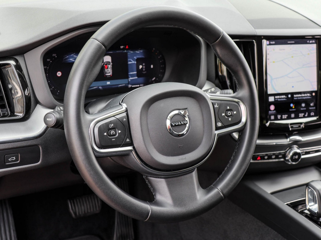 Volvo XC60 B4 - SUV/Off-road - Schwarz - Gebrauchtwagen - Bild 9