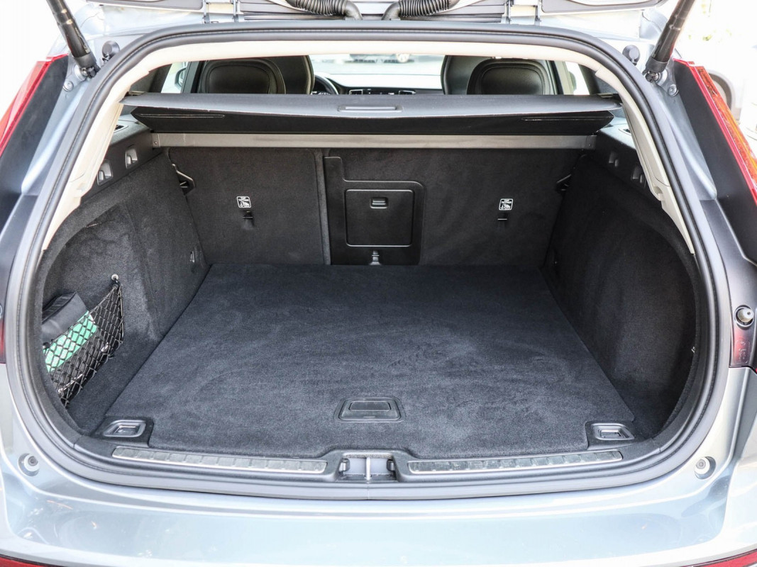Volvo V60 CC B5 - Kombi - Grau - Gebrauchtwagen - Bild 11