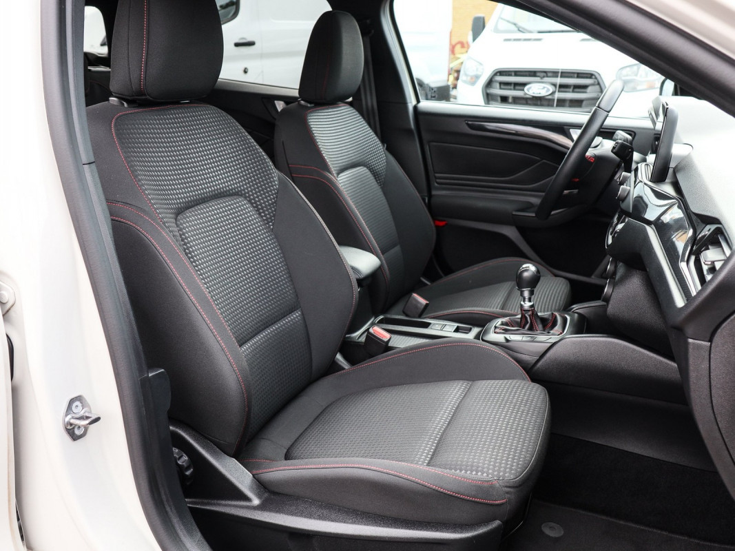Ford Focus Turnier ST-Line MHEV LED, E-Heckklappe, Winter P. - Kombi - Weiss - Gebrauchtwagen - Bild 6
