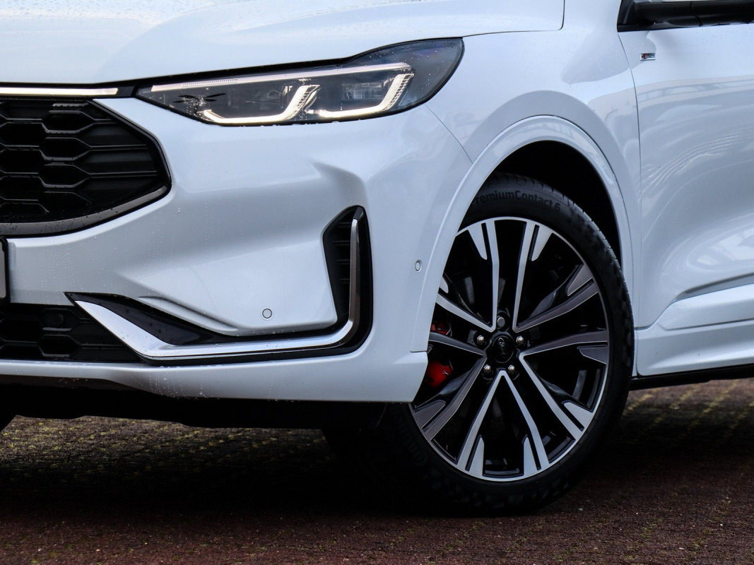Ford Kuga - SUV/Off-road - Weiss - Gebrauchtwagen - Bild 5