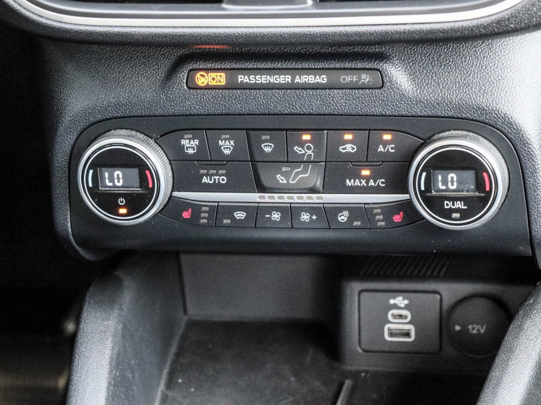 Ford Kuga - SUV/Off-road - Grau - Gebrauchtwagen - Bild 9
