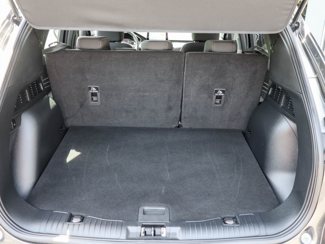 Ford Kuga - SUV/Off-road - Grau - Gebrauchtwagen - Bild 12