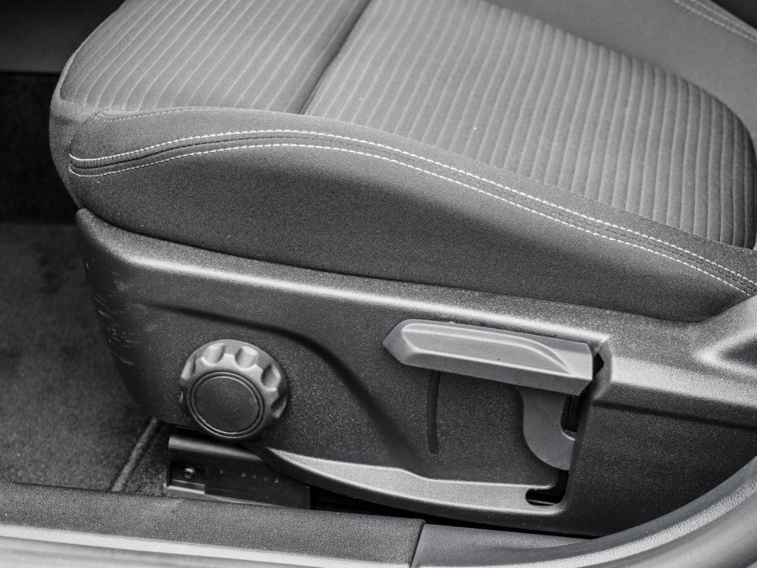 Ford Focus Turnier Titanium LED Matrix, Kamera, PDC vo. & hi. - Kombi - Blau - Gebrauchtwagen - Bild 15