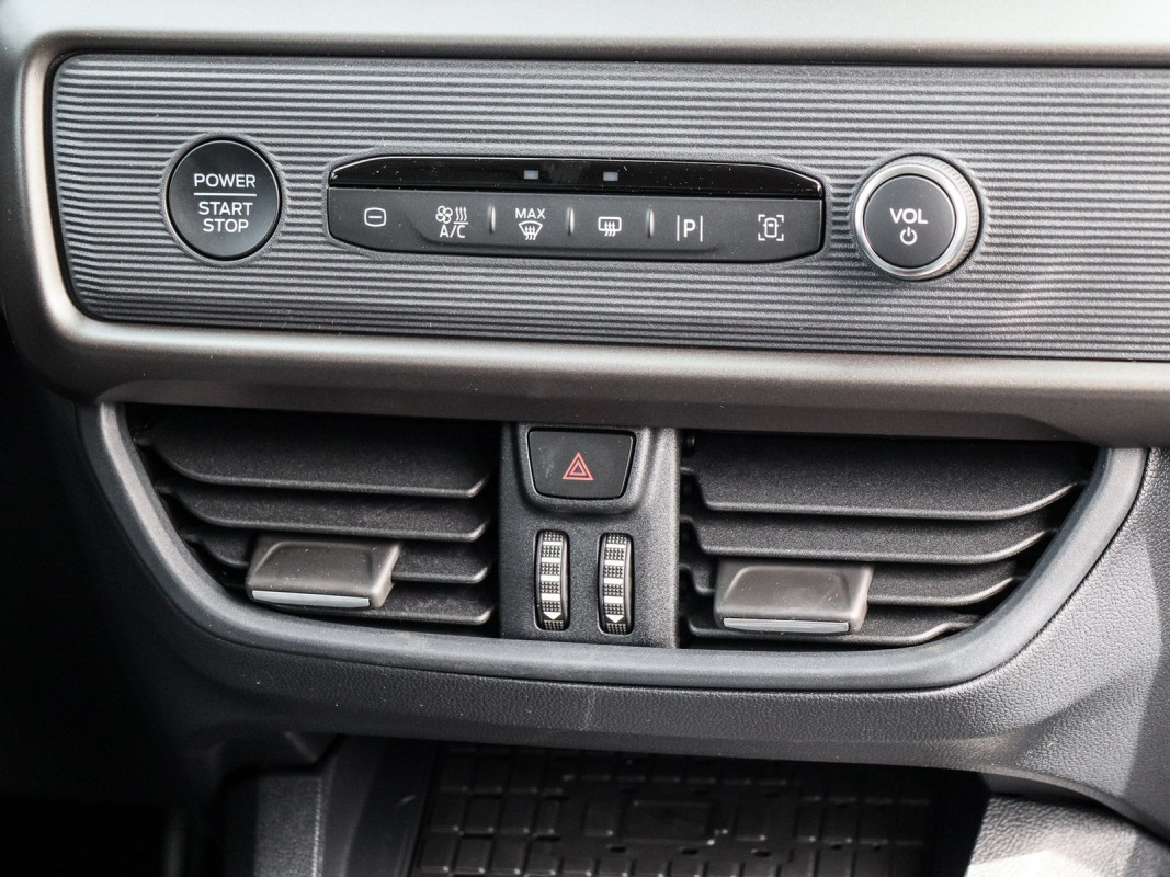 Ford Tourneo Courier Titanium - Van/Minibus - Silber - Gebrauchtwagen - Bild 9