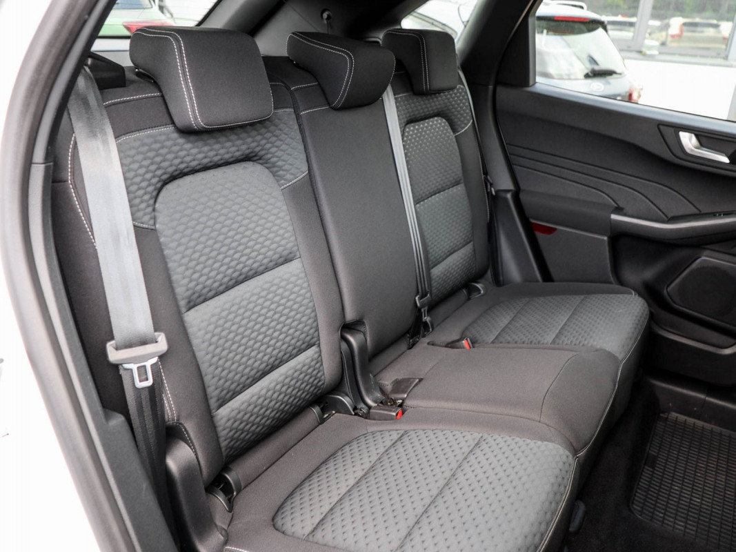 Ford Kuga - SUV/Off-road - Weiss - Gebrauchtwagen - Bild 4