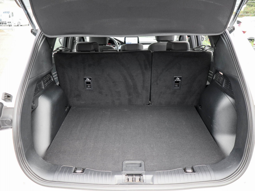 Ford Kuga - SUV/Off-road - Weiss - Gebrauchtwagen - Bild 12
