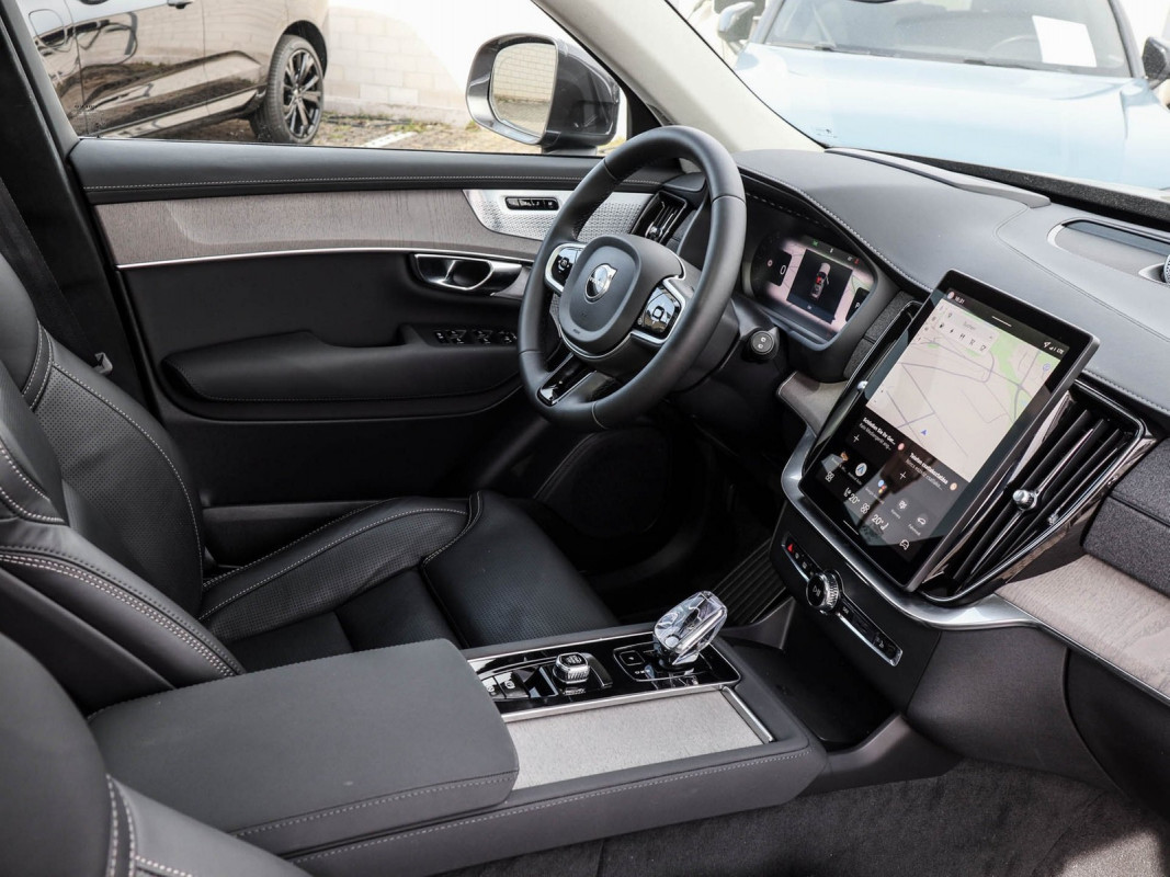 Volvo XC90 T8 Plug-In Hybrid AWD - SUV/Off-road - Grau - Gebrauchtwagen - Bild 3