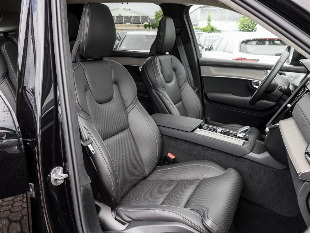 Volvo XC90 T8 Recharge Plug-In Hybrid AWD - SUV/Off-road - Schwarz - Gebrauchtwagen - Bild 6