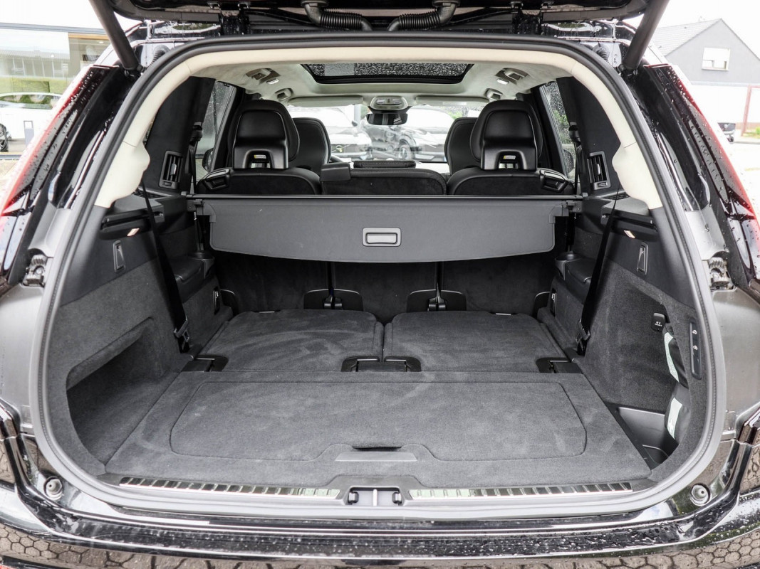 Volvo XC90 T8 Recharge Plug-In Hybrid AWD - SUV/Off-road - Schwarz - Gebrauchtwagen - Bild 10