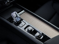 Volvo XC60 T6 Plug-In Hybrid AWD - SUV/Off-road - Schwarz - Gebrauchtwagen - Bild 10