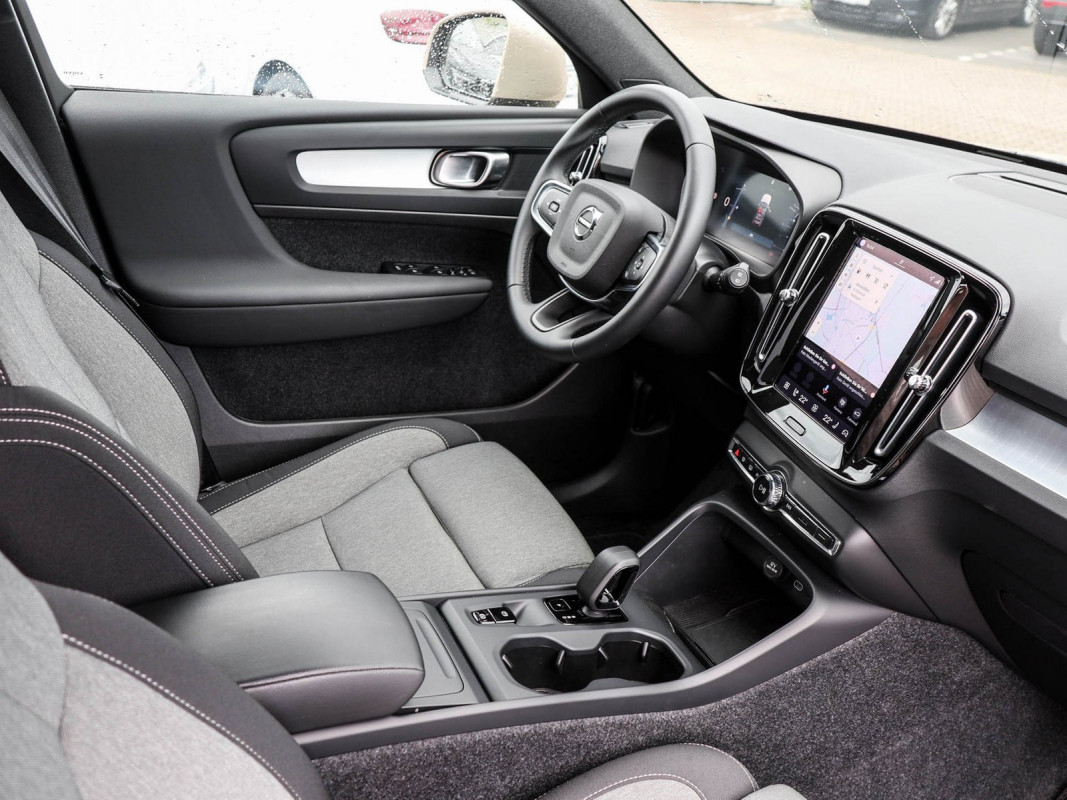 Volvo XC40 B3 - SUV/Off-road - Gelb - Gebrauchtwagen - Bild 3