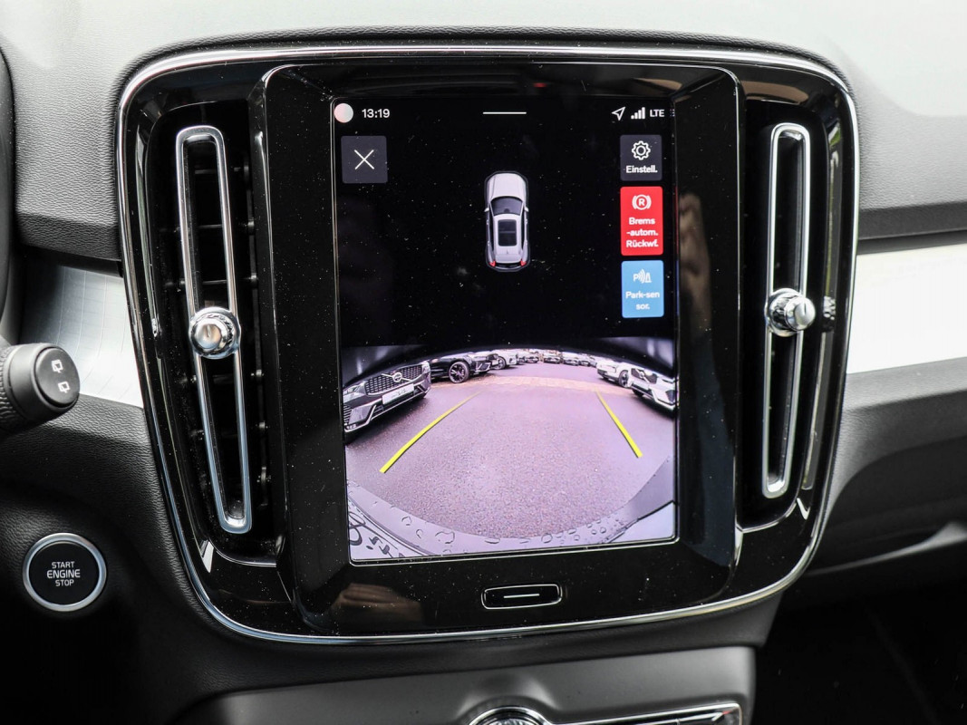 Volvo XC40 B3 - SUV/Off-road - Schwarz - Gebrauchtwagen - Bild 12