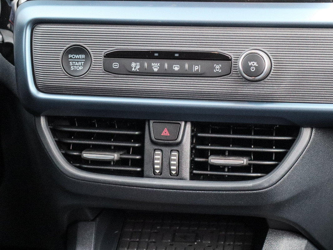 Ford Tourneo Courier - Van/Minibus - Schwarz - Gebrauchtwagen - Bild 9