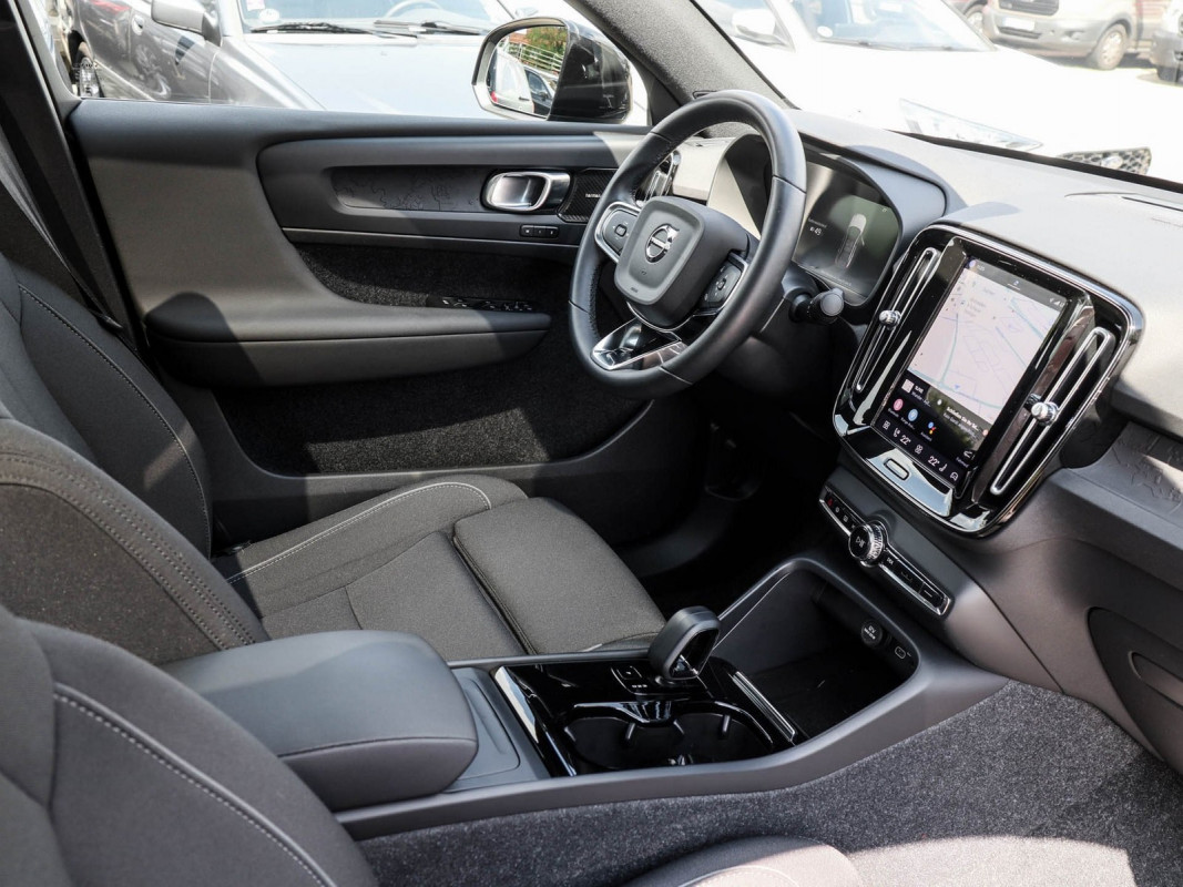 Volvo C40 Recharge - SUV/Off-road - Schwarz - Gebrauchtwagen - Bild 3
