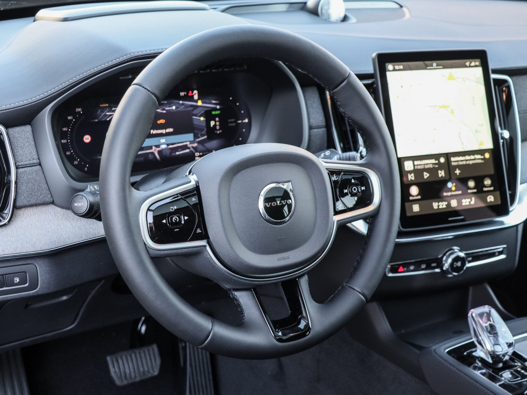 Volvo XC90 T8 AWD Reskin - SUV/Off-road - Schwarz - Gebrauchtwagen - Bild 9