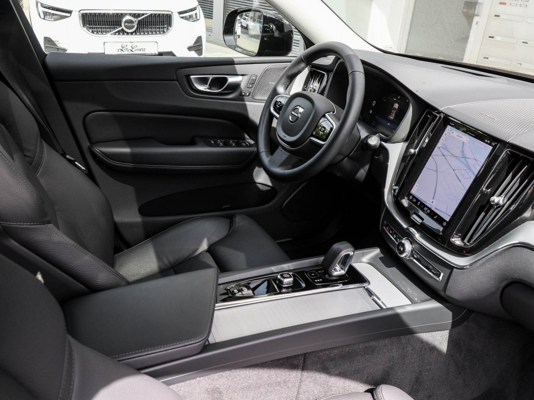 Volvo XC60 B5 (B) AWD - SUV/Off-road - Grau - Gebrauchtwagen - Bild 3