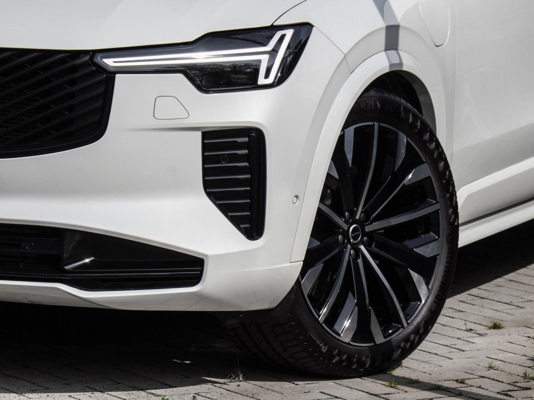 Volvo XC90 T8 AWD Reskin - SUV/Off-road - Weiss - Gebrauchtwagen - Bild 5