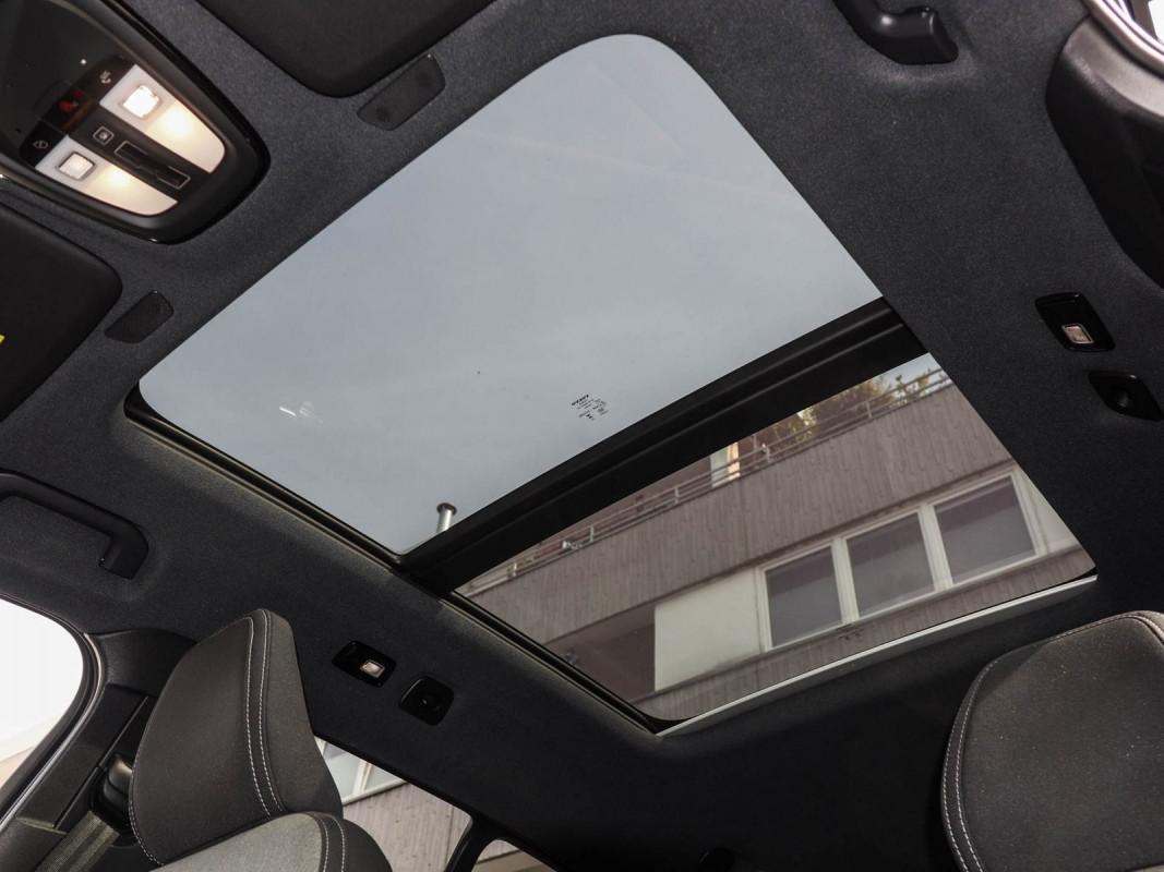 Volvo XC40 B4 (B) - SUV/Off-road - Schwarz - Gebrauchtwagen - Bild 11