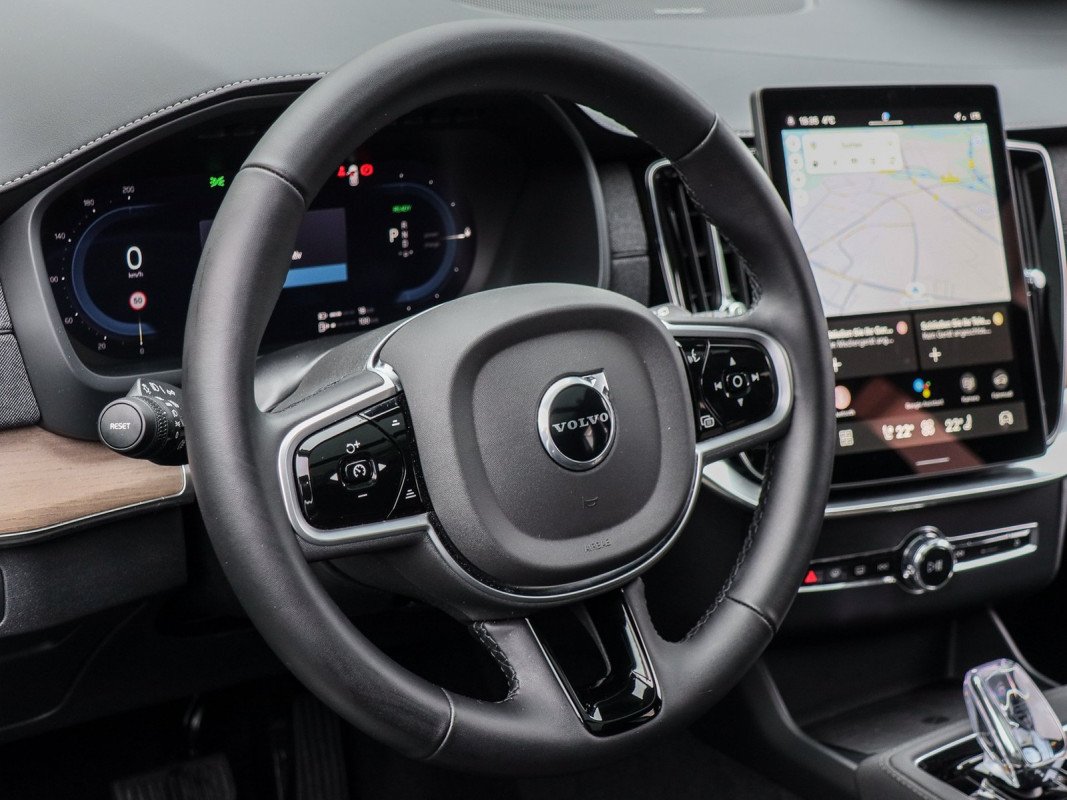 Volvo XC90 T8 AWD Reskin - SUV/Off-road - Weiss - Gebrauchtwagen - Bild 9