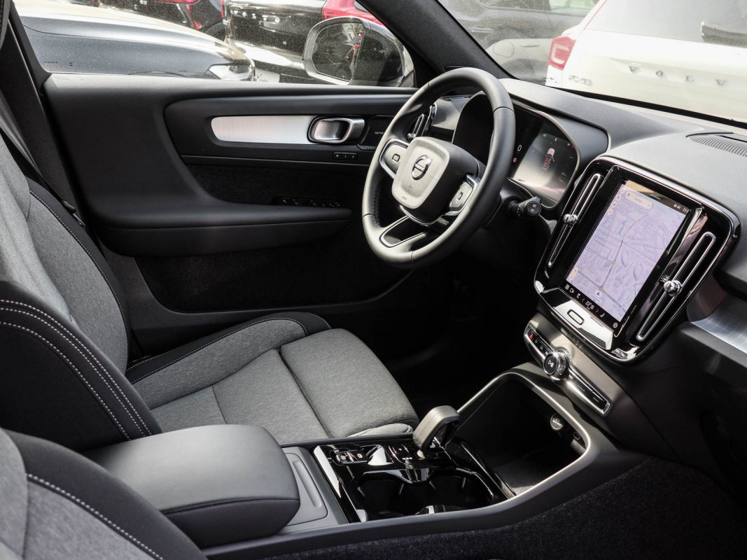 Volvo XC40 B3 (B) - SUV/Off-road - Grau - Gebrauchtwagen - Bild 3