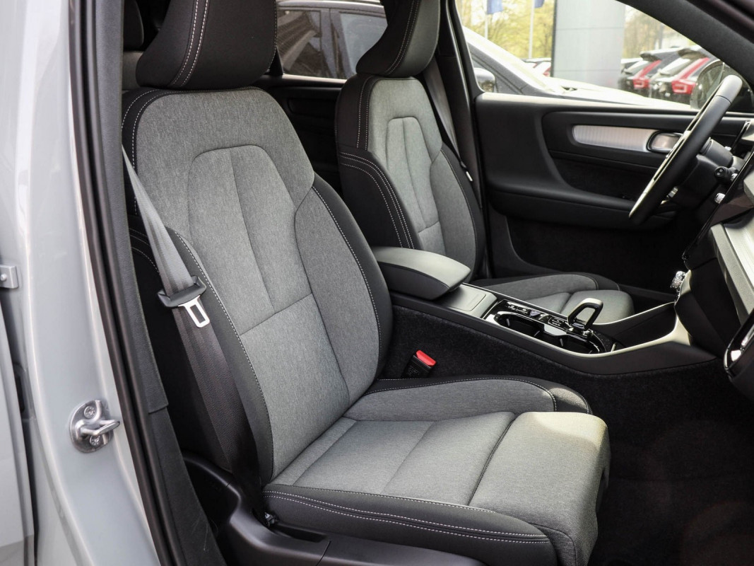 Volvo XC40 B3 (B) - SUV/Off-road - Grau - Gebrauchtwagen - Bild 6