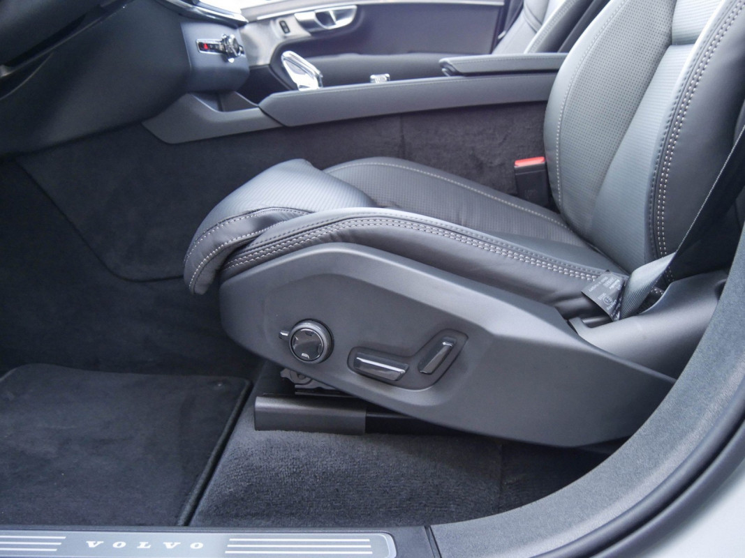 Volvo XC90 - SUV/Off-road - Grau - Gebrauchtwagen - Bild 14