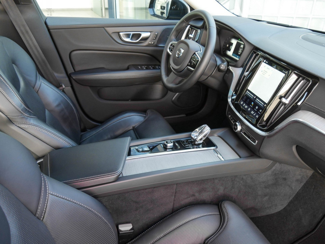 Volvo V60 CC - Kombi - Schwarz - Gebrauchtwagen - Bild 3