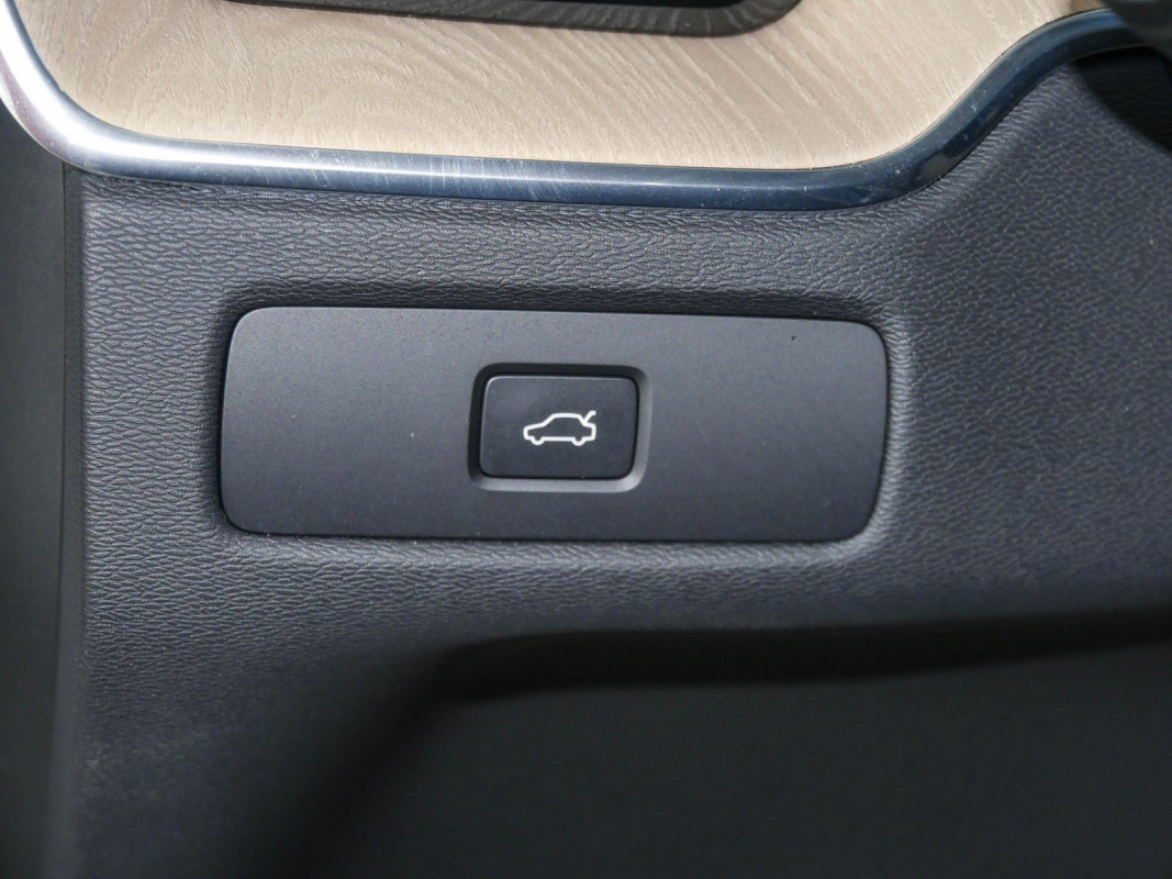 Volvo XC60 - SUV/Off-road - Weiss - Gebrauchtwagen - Bild 14