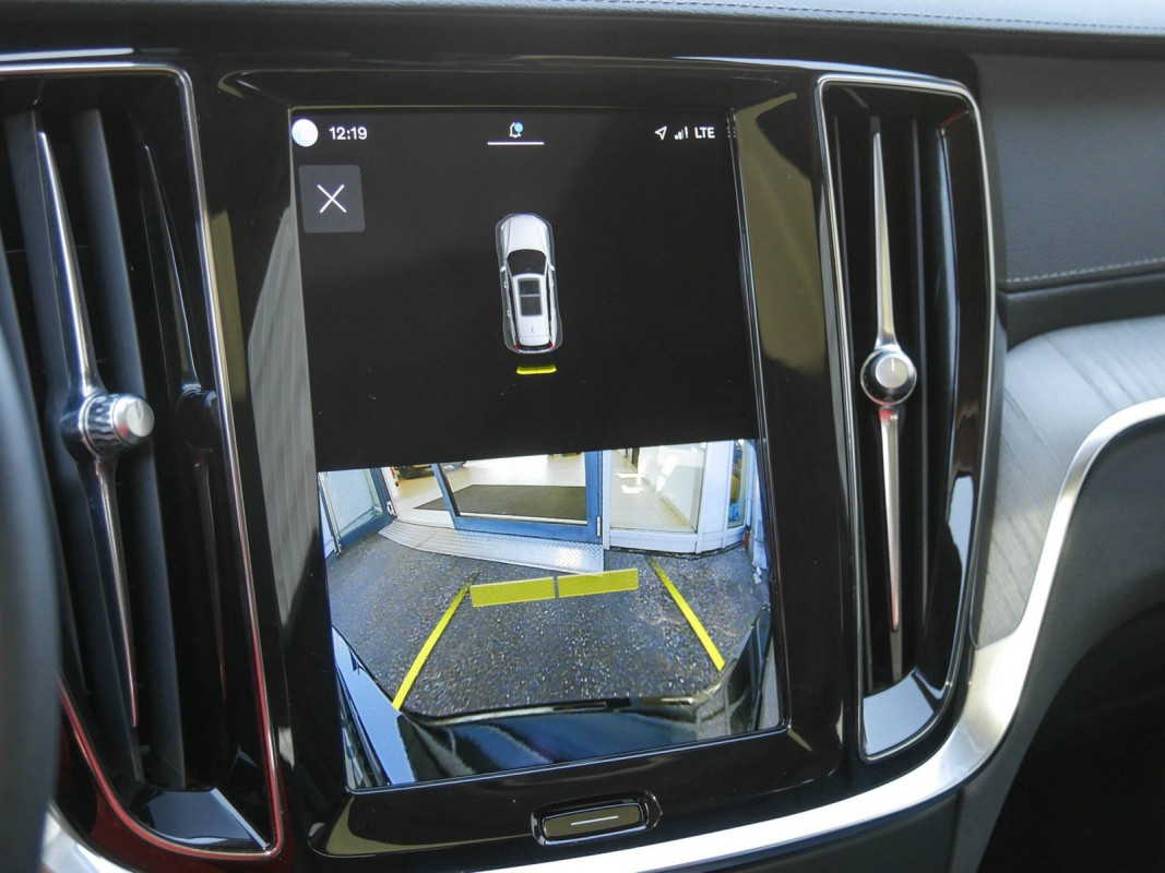 Volvo V60 CC - Kombi - Schwarz - Gebrauchtwagen - Bild 12