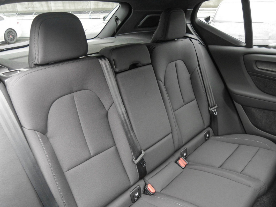 Volvo EX40 - SUV/Off-road - Blau - Gebrauchtwagen - Bild 4