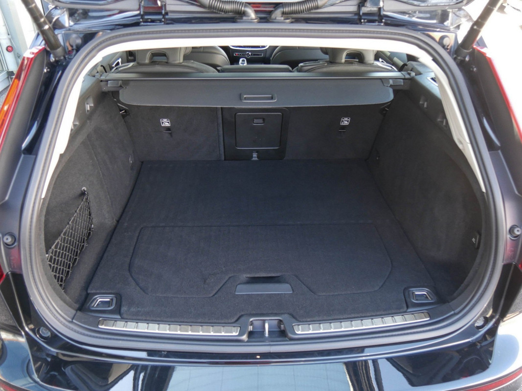 Volvo V60 CC - Kombi - Schwarz - Gebrauchtwagen - Bild 14