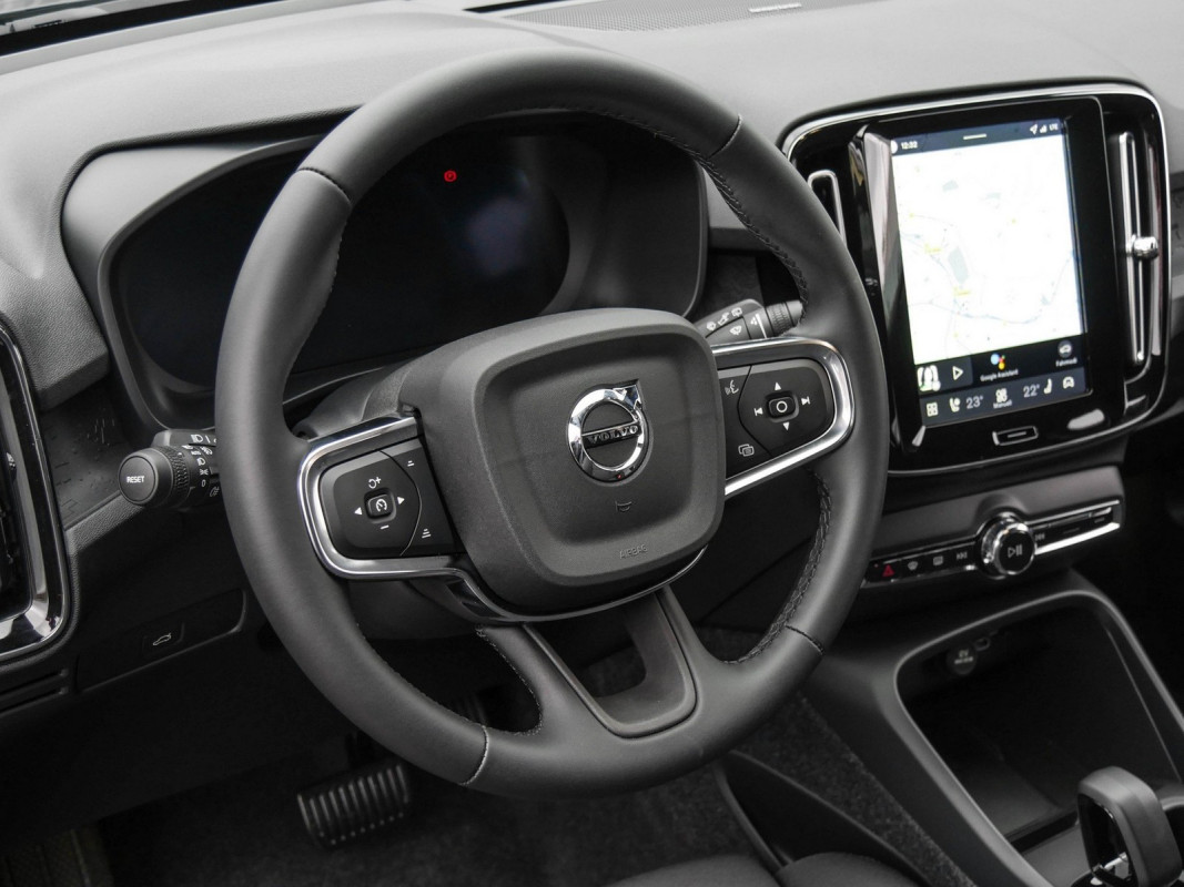 Volvo EX40 - SUV/Off-road - Blau - Gebrauchtwagen - Bild 9