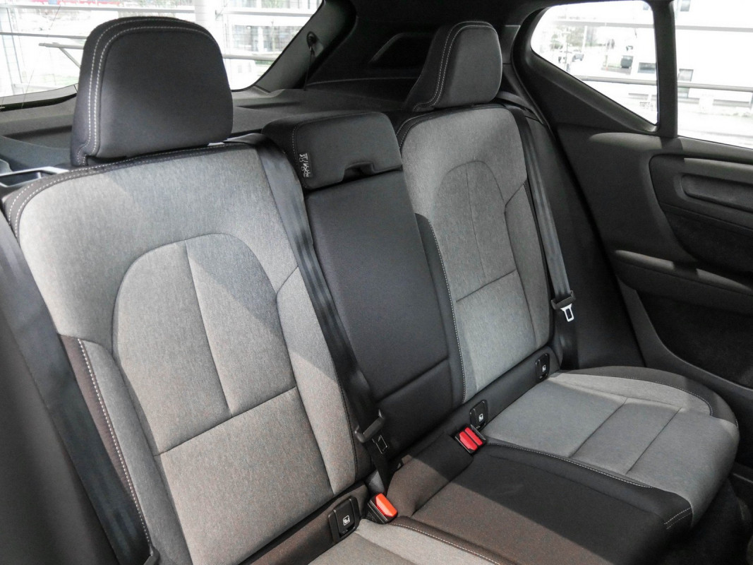 Volvo XC40 - SUV/Off-road - Schwarz - Gebrauchtwagen - Bild 4