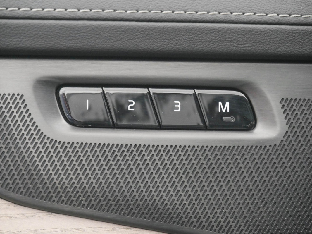 Volvo XC90 - SUV/Off-road - Grau - Gebrauchtwagen - Bild 14